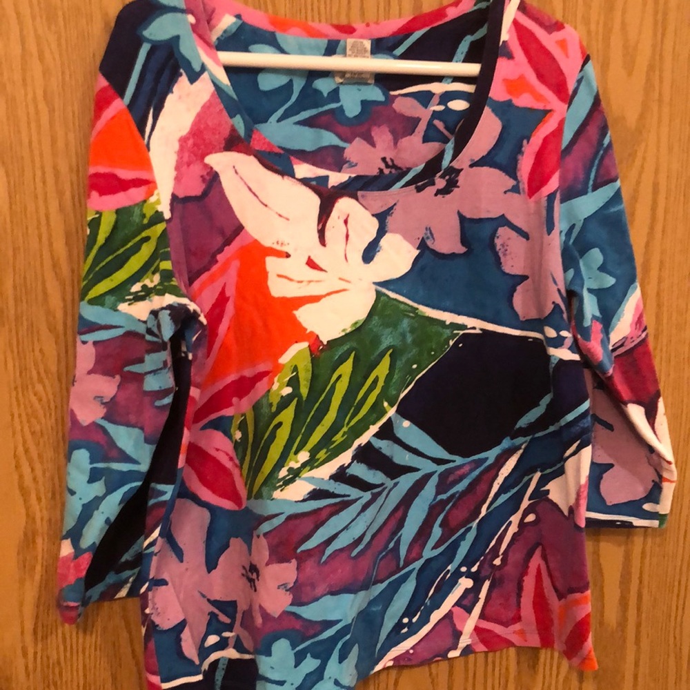 New Women’s Chico’s tropical top size 3 No tags